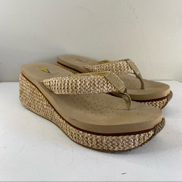 Volatile Women's Island Wedge Sandals